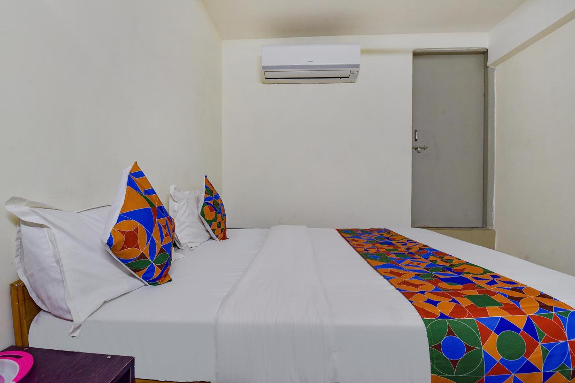 Hotel O Himalaya Inn Ahmadabad Zewnętrze zdjęcie