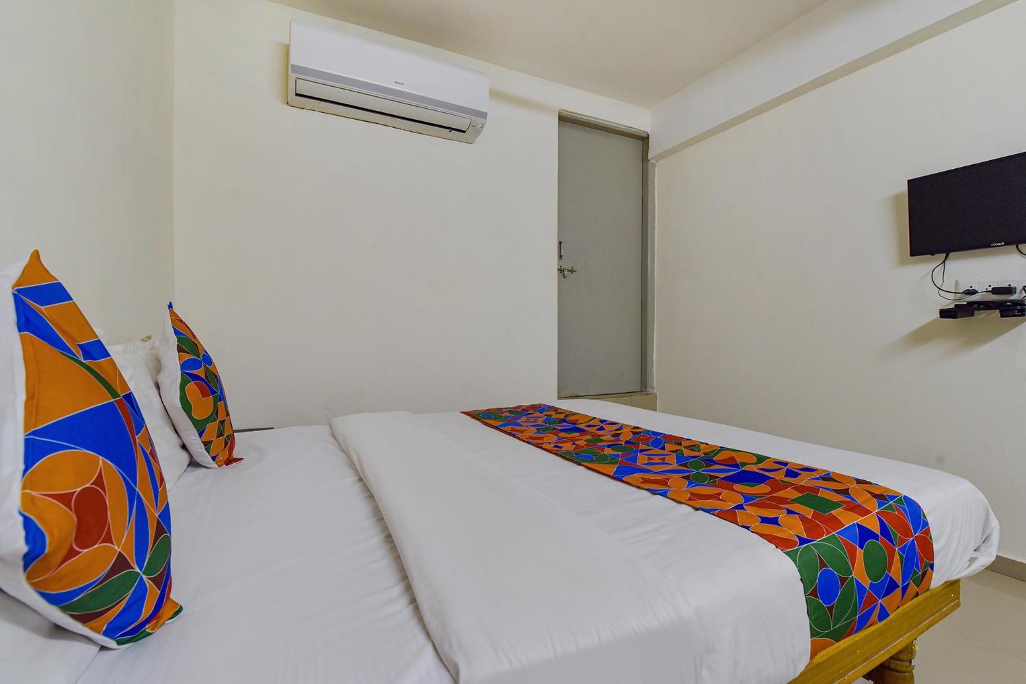 Hotel O Himalaya Inn Ahmadabad Zewnętrze zdjęcie
