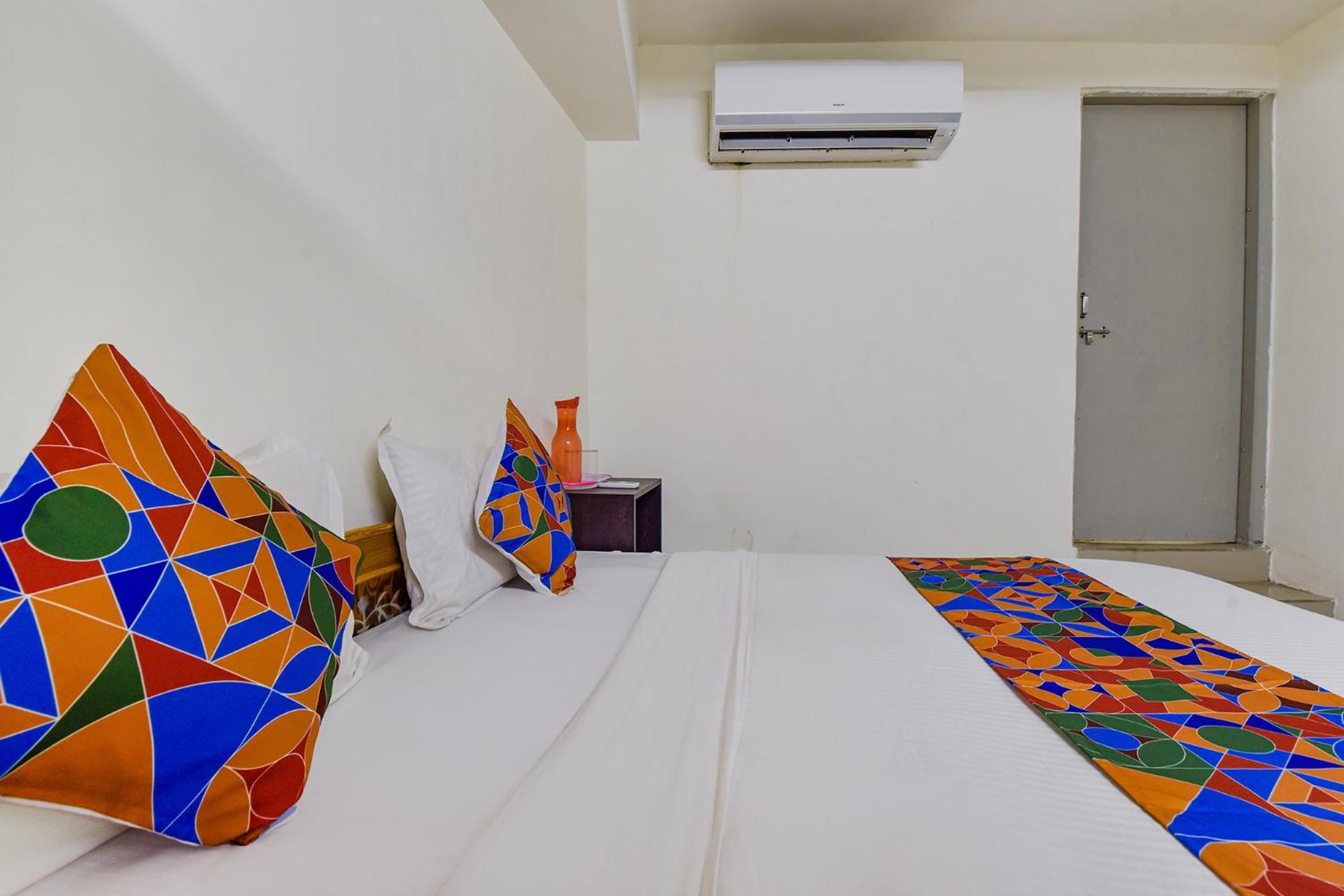 Hotel O Himalaya Inn Ahmadabad Zewnętrze zdjęcie