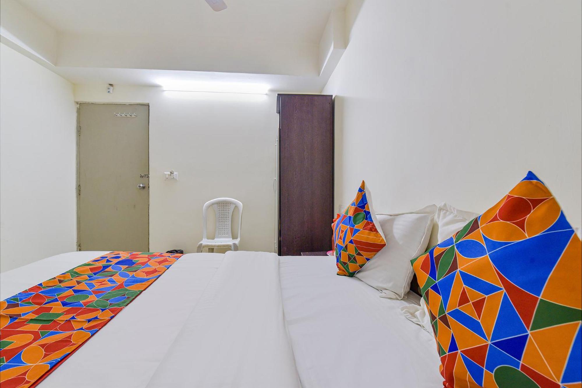 Hotel O Himalaya Inn Ahmadabad Zewnętrze zdjęcie