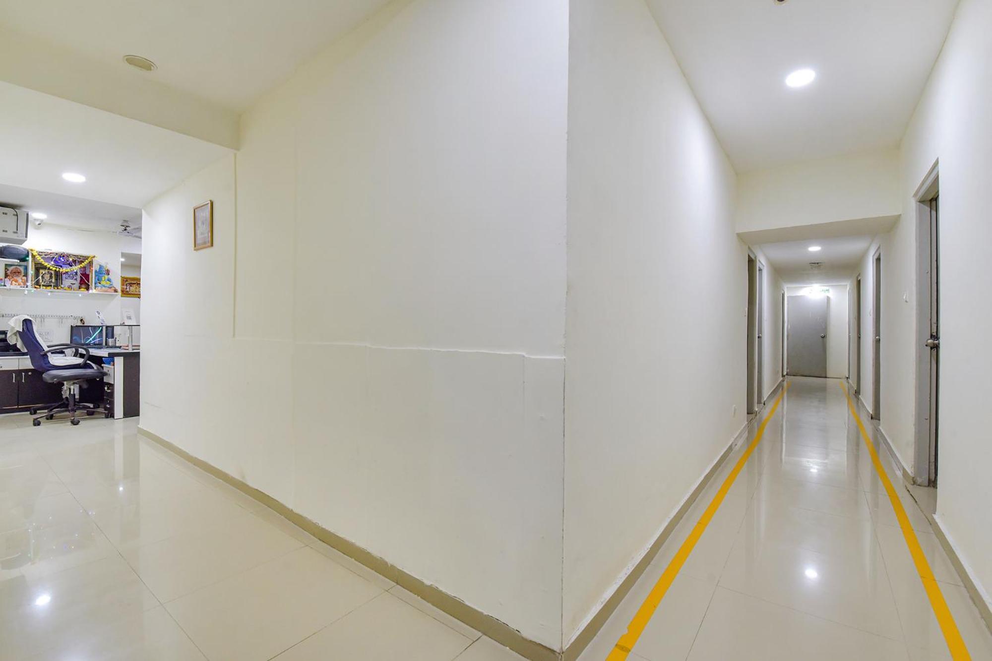 Hotel O Himalaya Inn Ahmadabad Zewnętrze zdjęcie