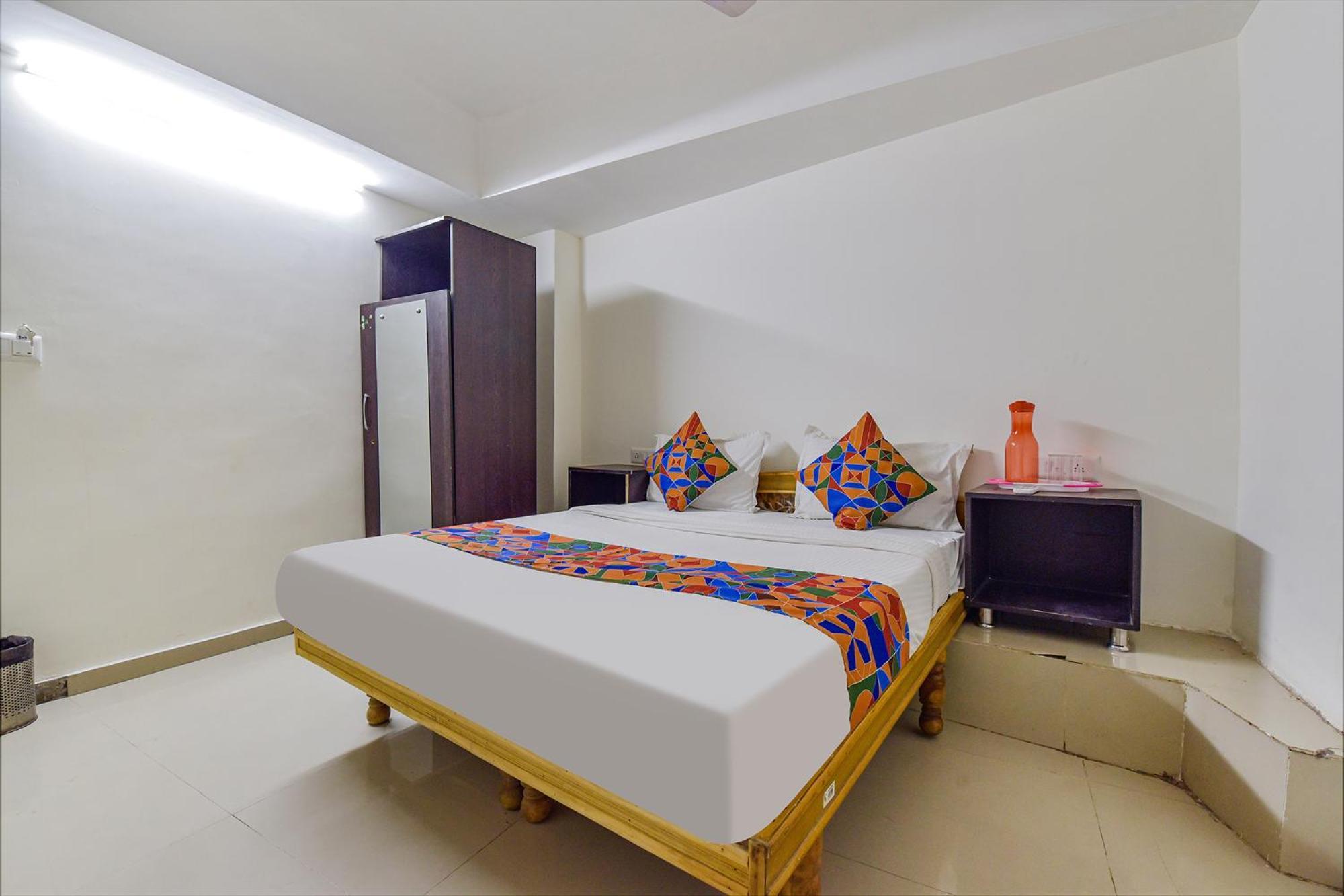 Hotel O Himalaya Inn Ahmadabad Zewnętrze zdjęcie
