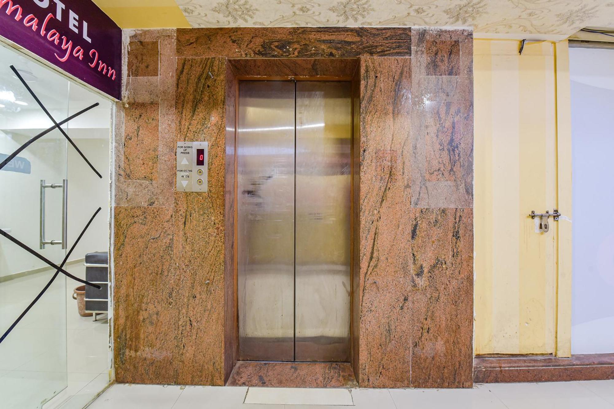 Hotel O Himalaya Inn Ahmadabad Zewnętrze zdjęcie