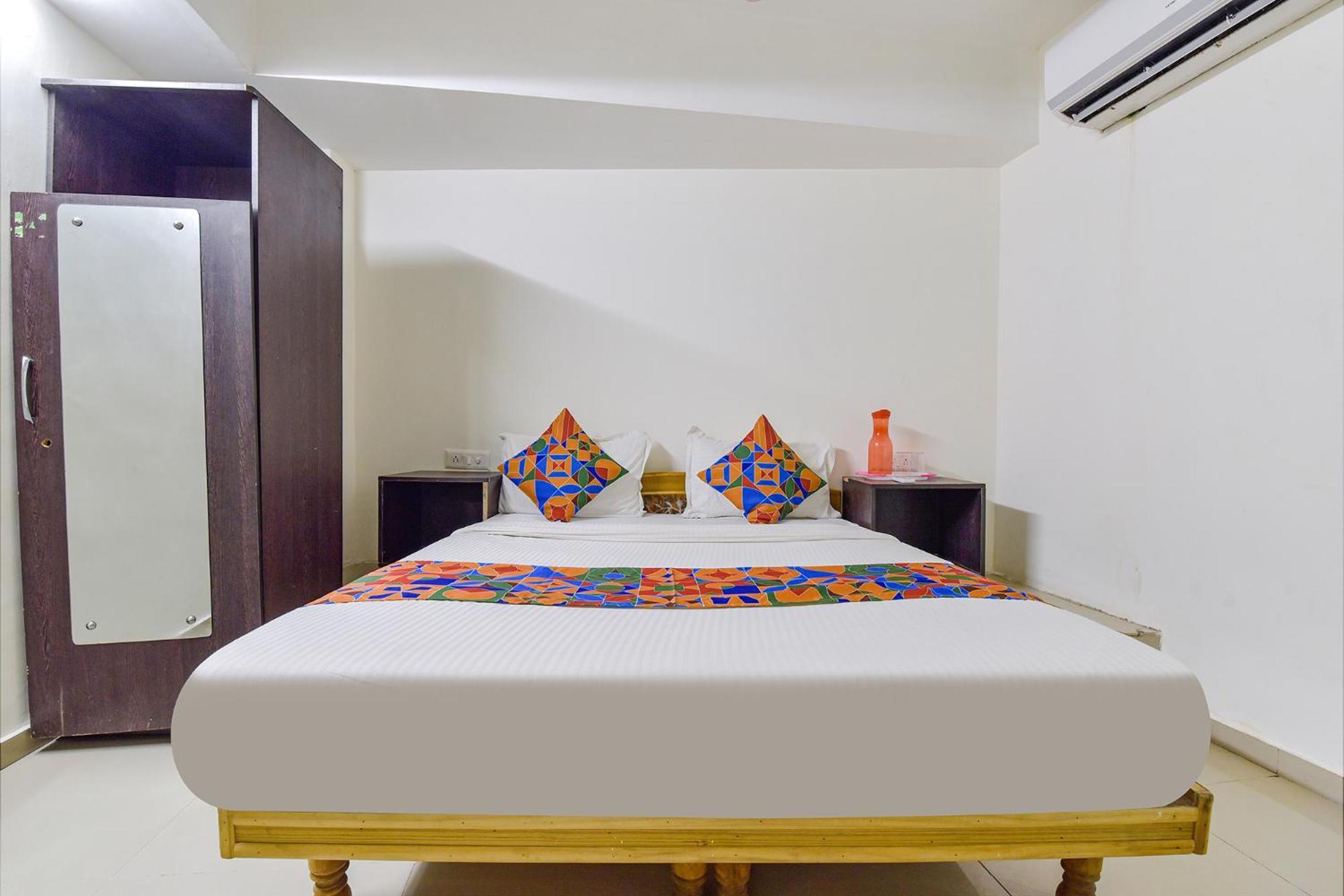 Hotel O Himalaya Inn Ahmadabad Zewnętrze zdjęcie