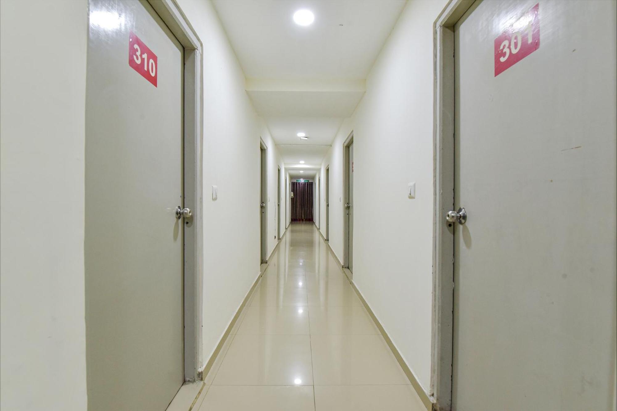Hotel O Himalaya Inn Ahmadabad Zewnętrze zdjęcie