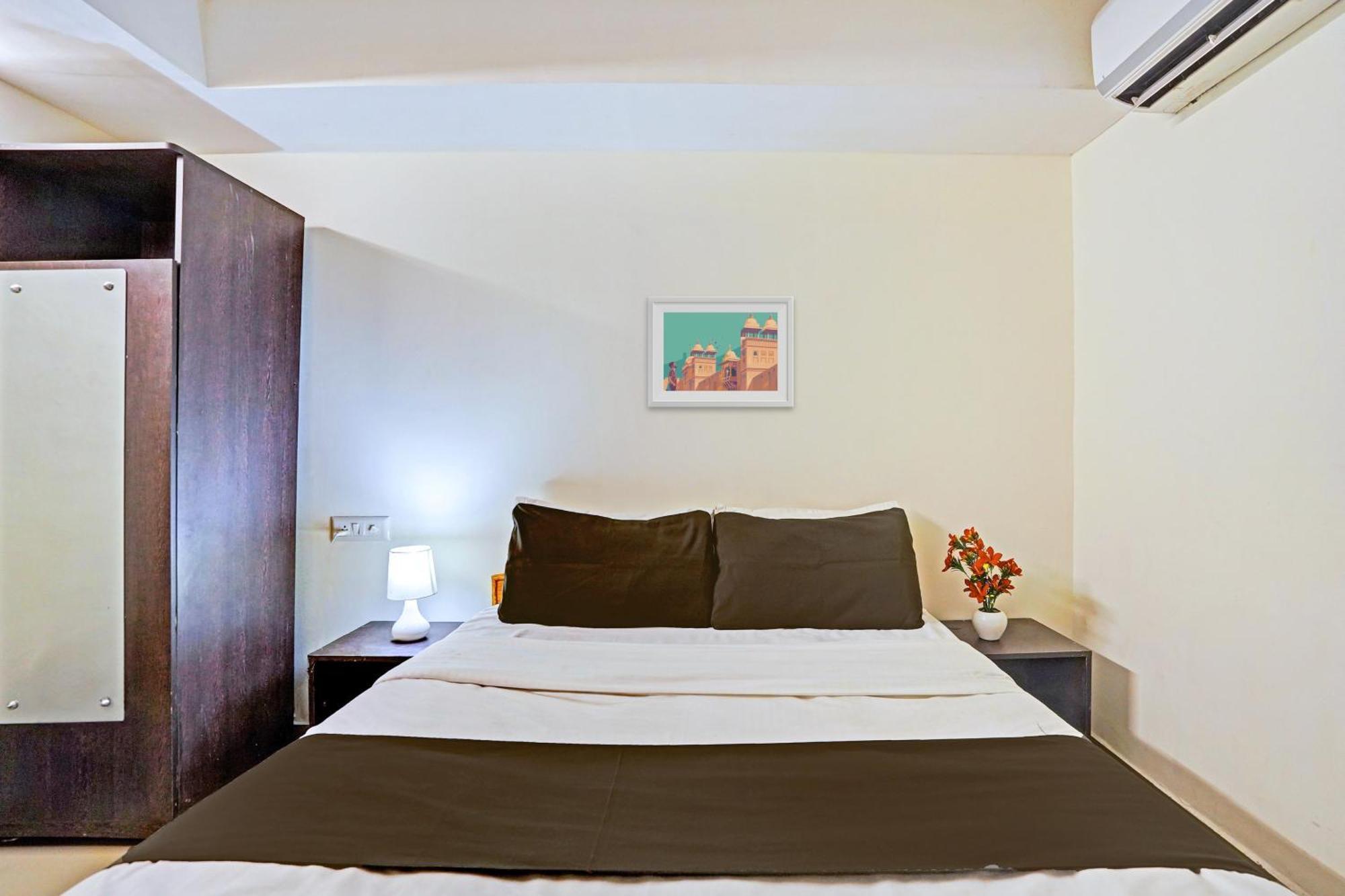 Hotel O Himalaya Inn Ahmadabad Zewnętrze zdjęcie
