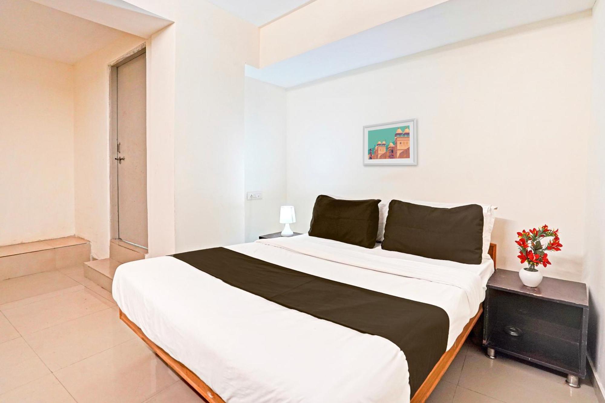 Hotel O Himalaya Inn Ahmadabad Zewnętrze zdjęcie