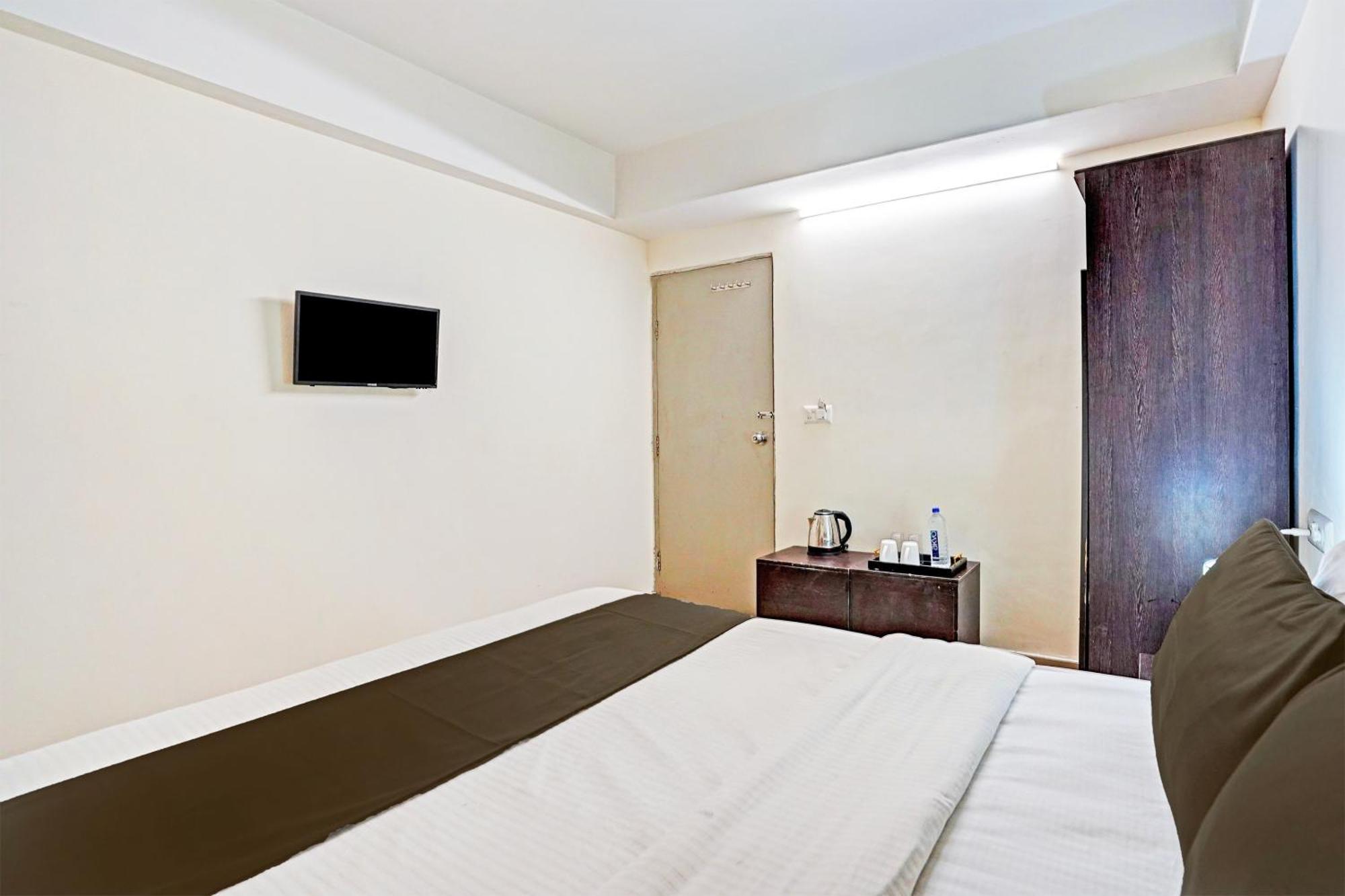 Hotel O Himalaya Inn Ahmadabad Zewnętrze zdjęcie
