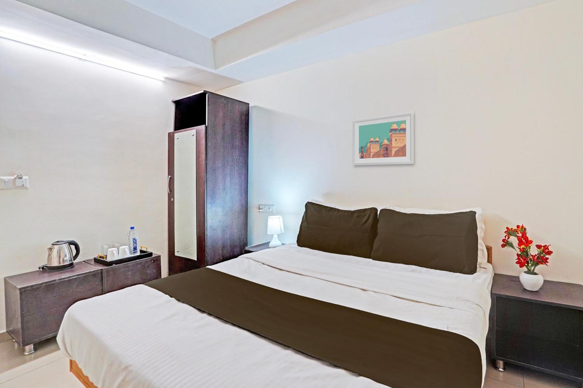 Hotel O Himalaya Inn Ahmadabad Zewnętrze zdjęcie